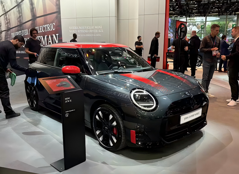 mini -ze-mini cooper ທີ່ເຮັດແລ້ວ, ACEMAN JCW ກໍານົດສໍາລັບການເປີດຕົວ