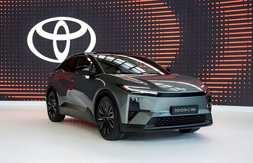 Toyota C-hr + ຮູບພາບທາງການທີ່ເປັນທາງການ: Motor AW AW AW AW AW ASTER ທີ່ມີຢູ່ກັບລະດັບສູງສຸດຂອງ 600 ກມ