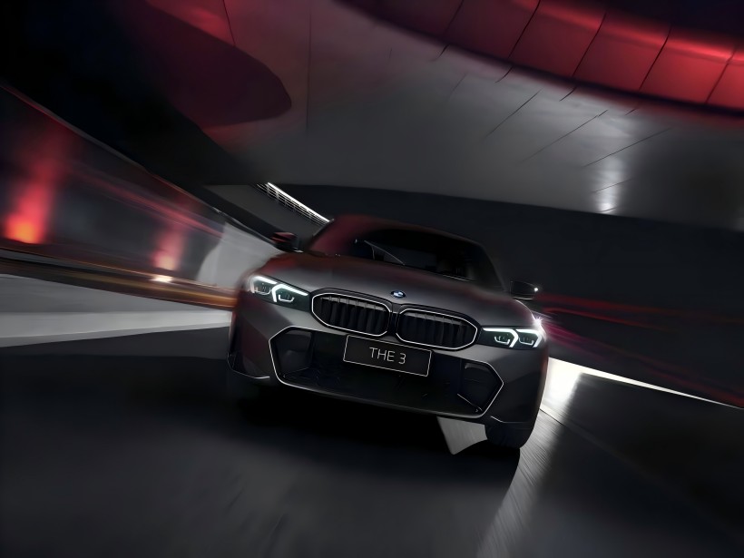 ຮູບພາບທາງການຂອງ BMW 3 ຊຸດສິບປີຄົບຮອບ 50 ປີສະບັບຈໍາກັດໄດ້ຖືກປ່ອຍອອກມາ. ຈໍາກັດເຖິງ 2,500 ຫນ່ວຍແລະພ້ອມດ້ວຍເຄື່ອງຫມາຍສີສະເພາະ, ແລະອື່ນໆ.