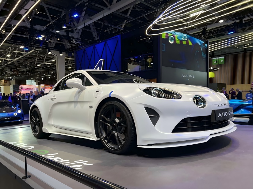 Alpine A110 EV Teaser ເປີດເຜີຍ; ເປີດຕົວໃນປີ 2026
